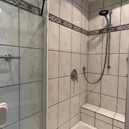Aussergewoehnliches Haus Mit Sauna, Kamin Und Garten Prázdninový dům Wilhelmshaven