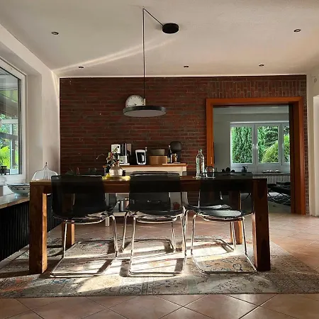 Aussergewoehnliches Haus Mit Sauna, Kamin Und Garten Prázdninový dům