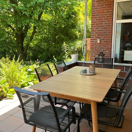 Prázdninový dům Aussergewoehnliches Haus Mit Sauna, Kamin Und Garten *