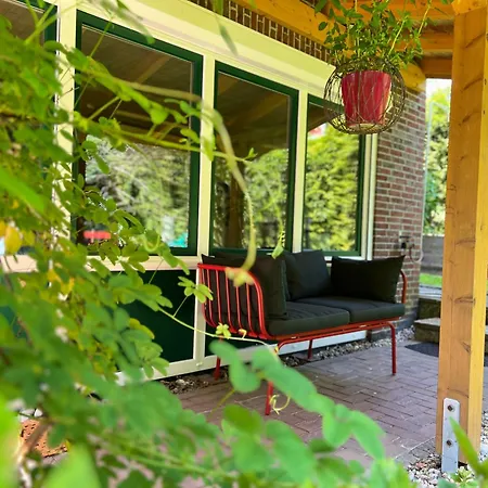 Aussergewoehnliches Haus Mit Sauna, Kamin Und Garten Prázdninový dům *